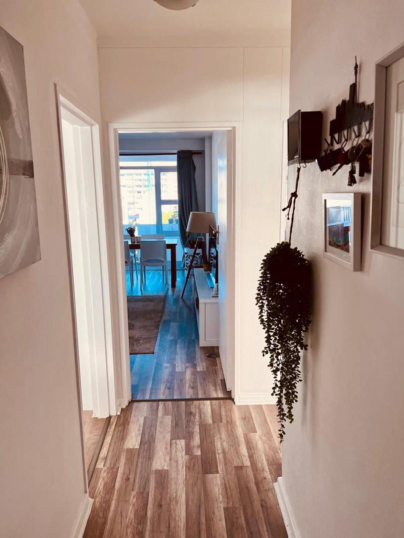 To Let 1 Bedroom Property for Rent in Green Point Western Cape